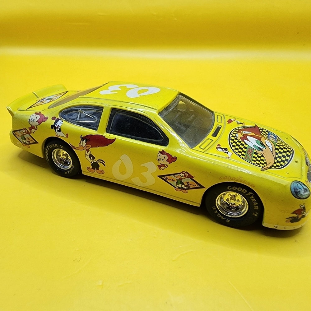 Dimension 4 Woody Woodpecker Stock Car Diecast 1:43 Yellow Goodyear